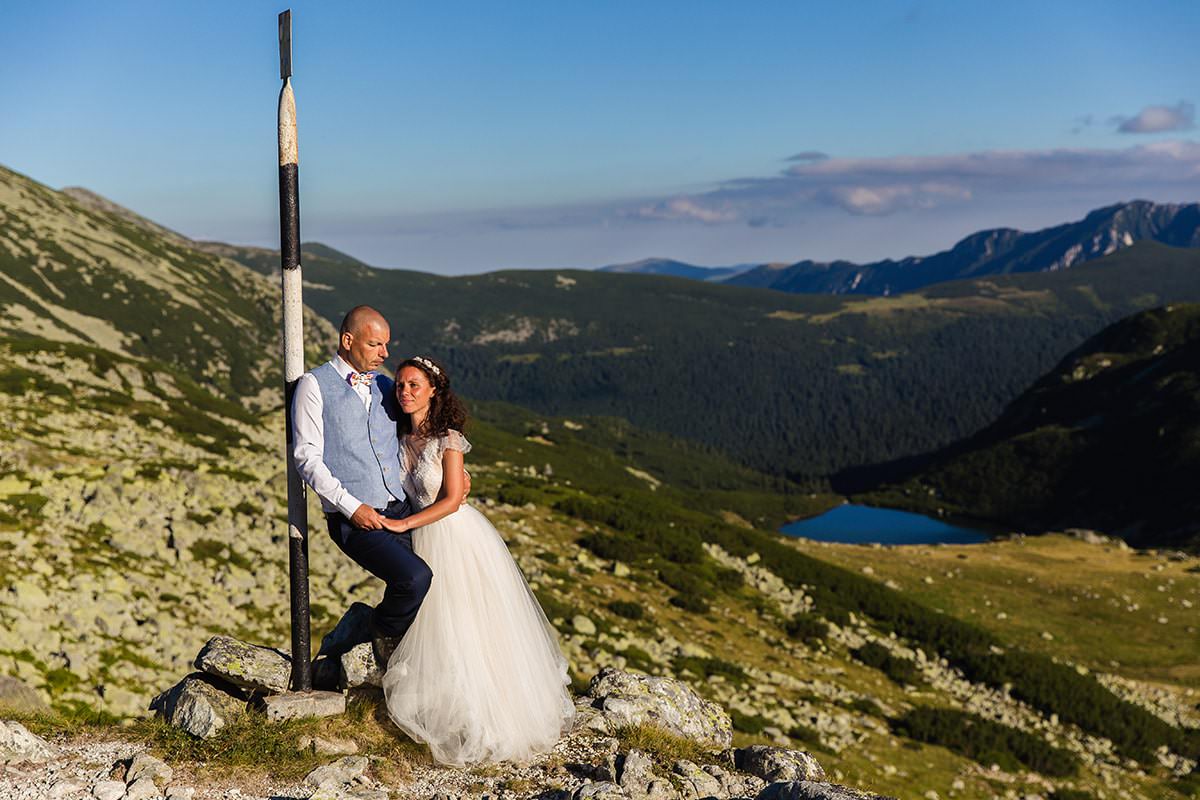 Sedinta foto dupa nunta la altitudinea de 2.040 m cu Pusa si Foca
